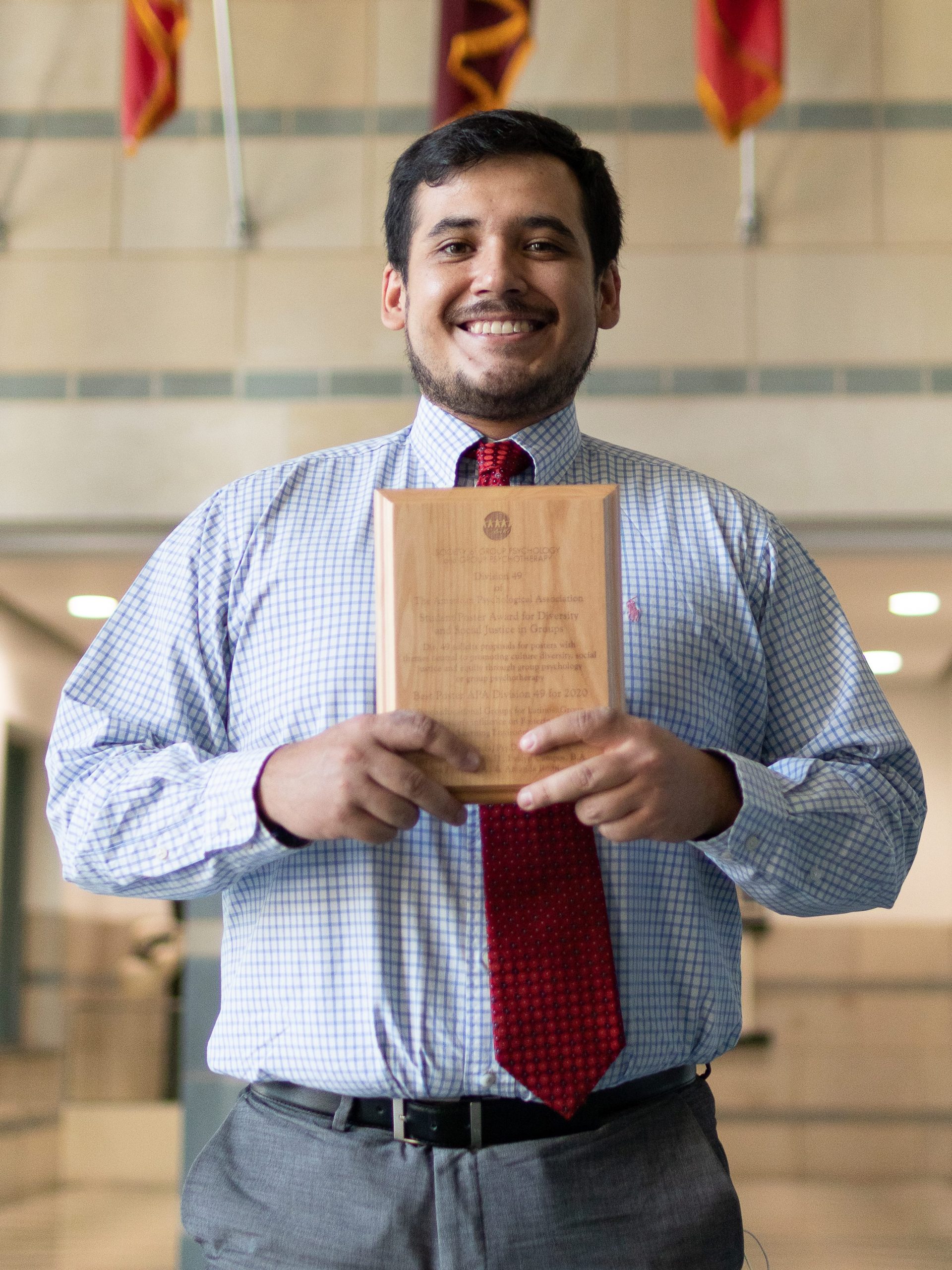 Flores with award