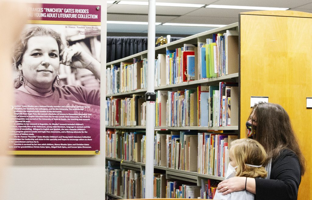 Unveiling of the library memorial for "Panchita."