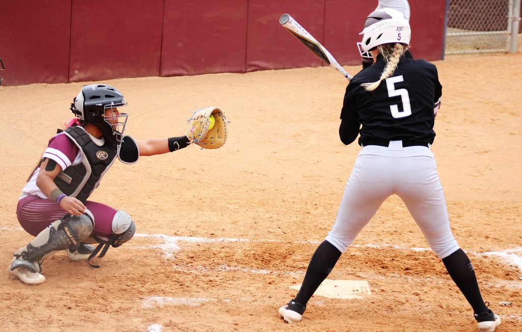 TAMIU catcher plays against the Eagles