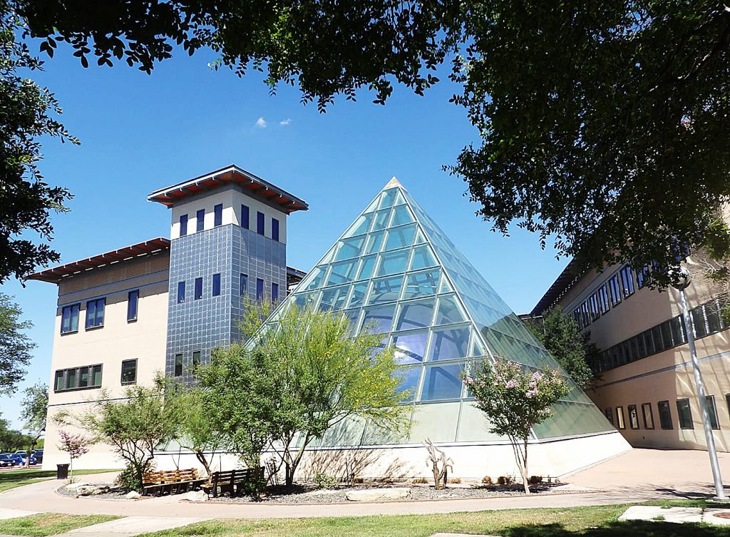 Lamar Bruni Vergara Science Center and Planetarium at TAMIU