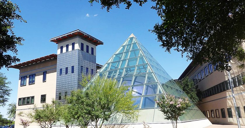 SCIENCE: TAMIU Planetarium promotes scientific literacy