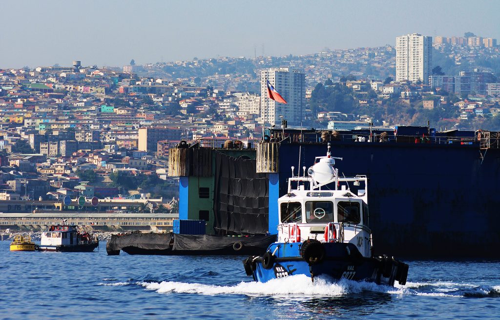 A boat in the harbor of Estacion Puerto