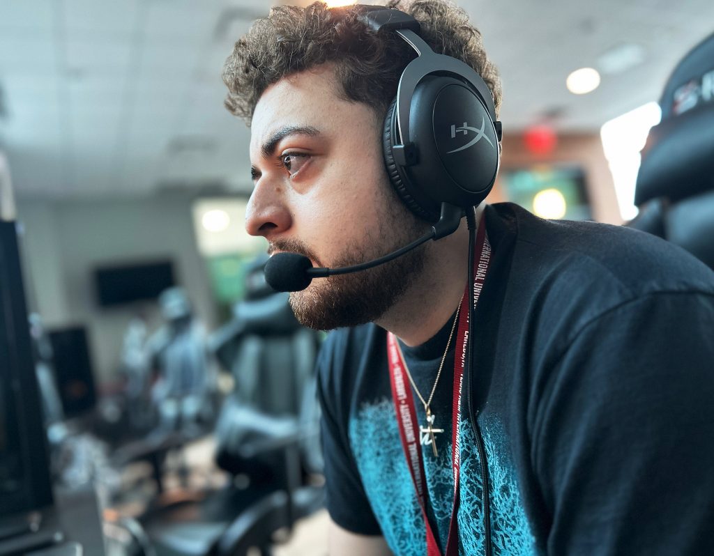 Esports player Eric Rodriguez practices Call of Duty.