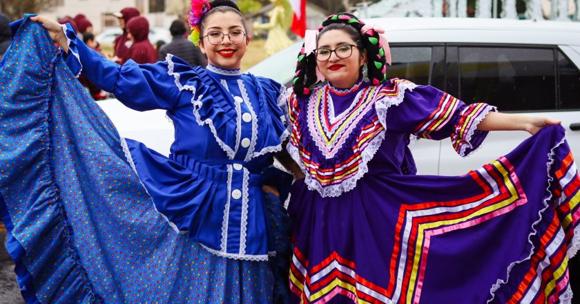 FEATURE: Ballet Folklorico, Mariachi Internacional, more represent TAMIU in WBCA parade