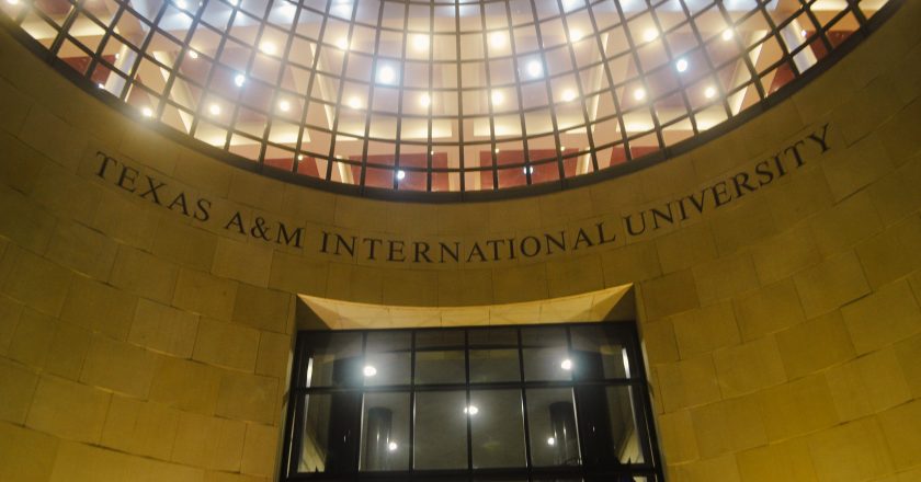 NEWS: TAMIU offers 12 top graduate programs in nation
