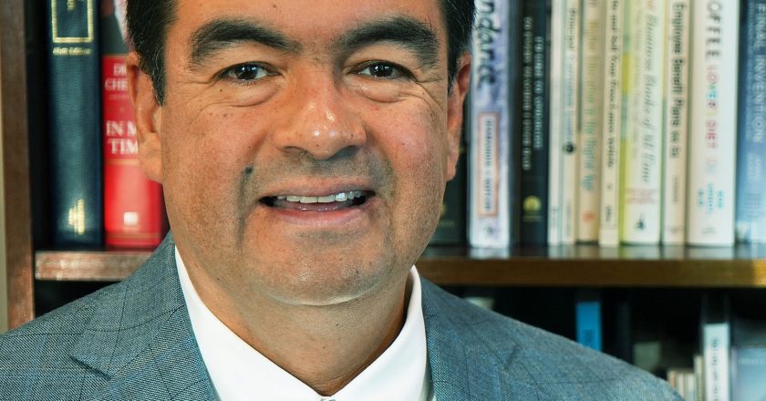 EDUCATION: New education dean joins TAMIU