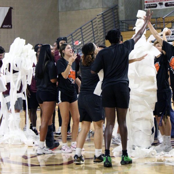 CAMPUS: Maroon Madness kicks off basketball season